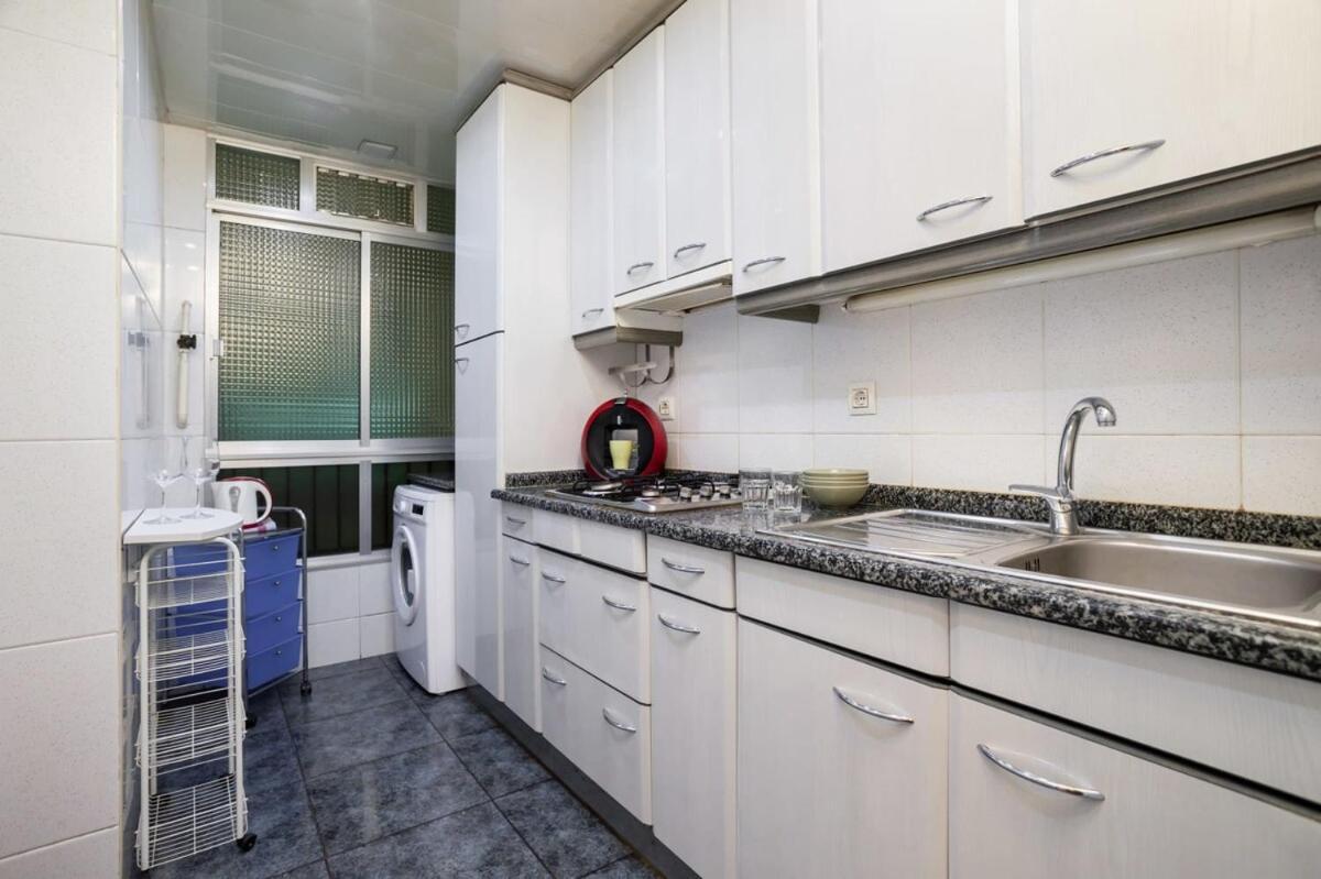 Next To Sagrada Familia 4-Bedroom Apartment Barcelona Eksteriør billede