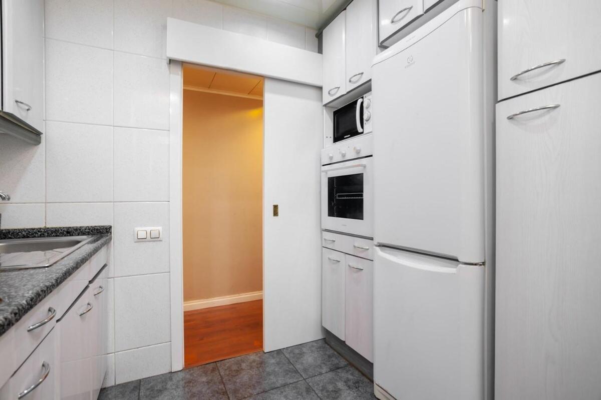 Next To Sagrada Familia 4-Bedroom Apartment Barcelona Eksteriør billede