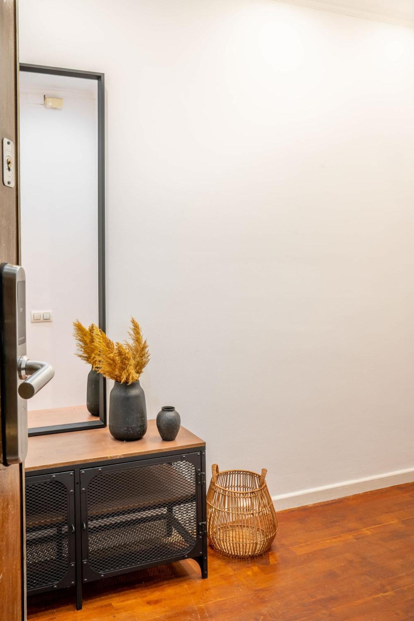 Next To Sagrada Familia 4-Bedroom Apartment Barcelona Eksteriør billede